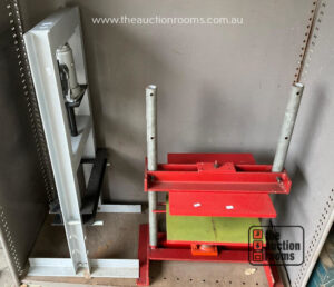 2 x Presses