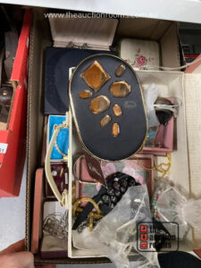 Quantity of Costume Jewellery