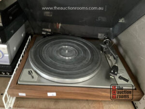 Realistic Turntable