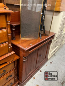 Chiffonier