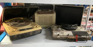 Quantity of Vintage Audio Sundries