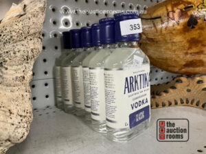6 x Arktika Vodka Flasks