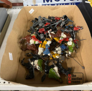 Quantity of Lead Figures