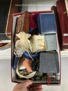 Quantity of Assorted Costume Jewellery