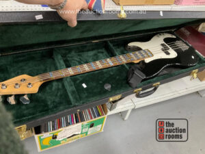 Electric Base Guitar