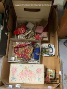 Quantity of Costume Jewellery