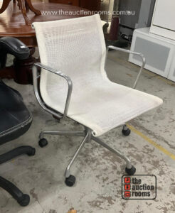 Eames Aluminium Group Chair Licensed by Vitra Germany