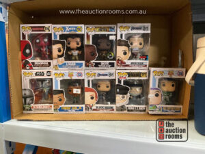 8 x Funko Pops