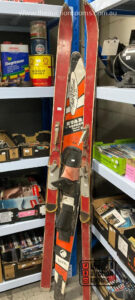 3 x Vintage Skis