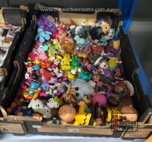 Quantity of Toys & Figurines