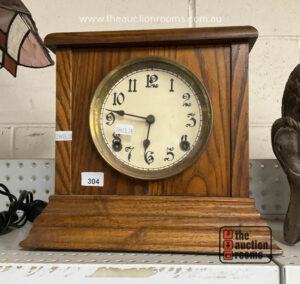 Timber Cased Mantel Clock (no key)