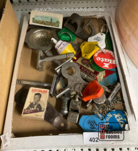 Tray of Collectables