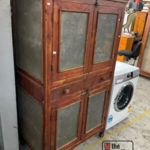 Lot 824