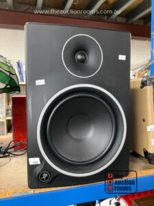MR8 Mark 3 Power Studio Monitor