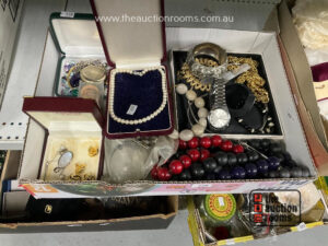 Quantity of Costume Jewellery including Silver & Pearls