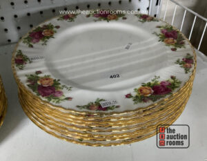8 x Royal Albert Old Country Roses Dinner Plates