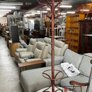 Lot 687