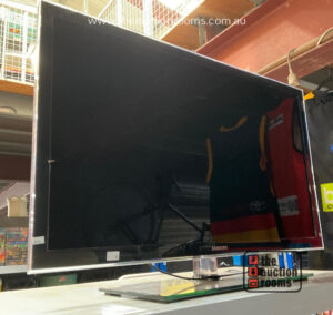 Samsung Flat Screen LCD TV